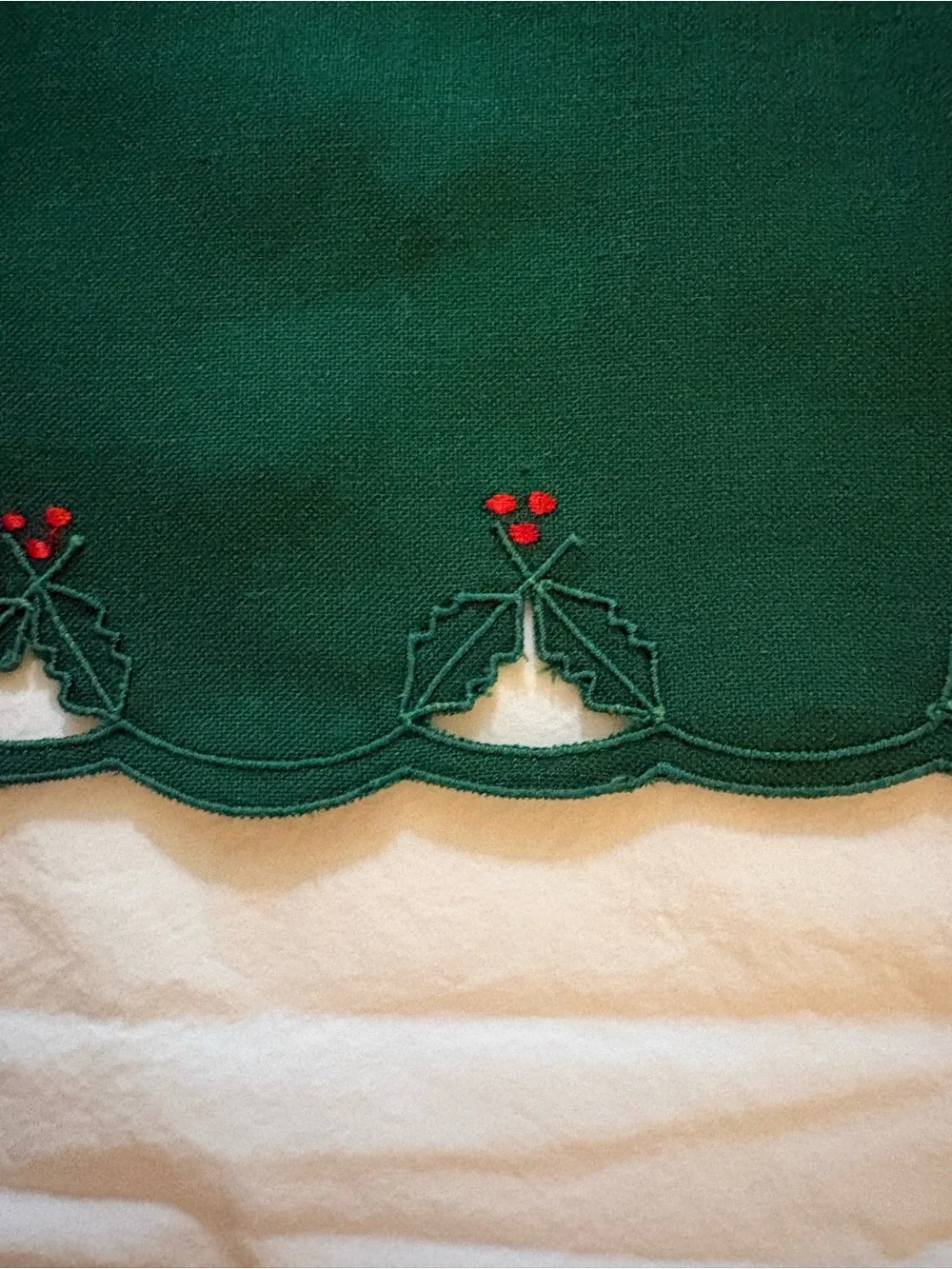 Festive Green Scalloped Table Runner